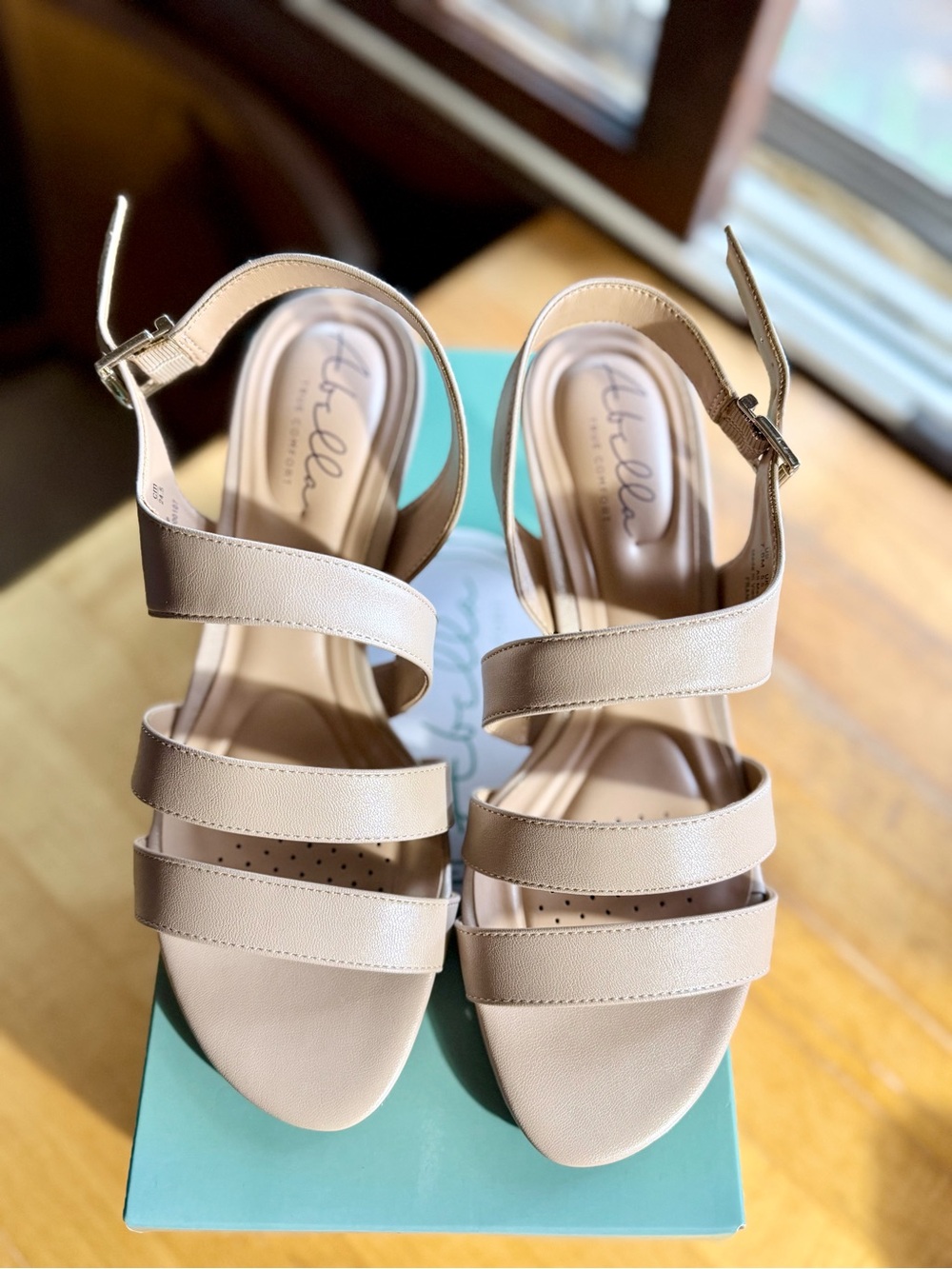 Abella "Francine" Strappy Kitten Heel Sandals - Taupe - Size 7.5 M - New in Box